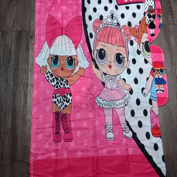 LOL Surprise 5 Piece Shower Curtain and Rugs - Picture 5 of 6